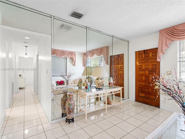 1075 W 32nd St, Hialeah FL 33012 - Hialeah, FL - Photo 6