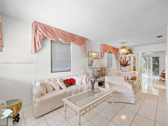 1075 W 32nd St, Hialeah FL 33012 - Hialeah, FL - Photo 3