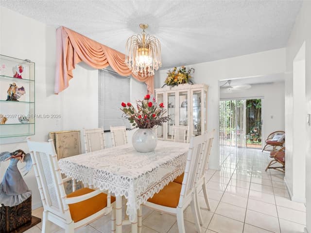 1075 W 32nd St, Hialeah FL 33012 - Hialeah, FL - Photo 4