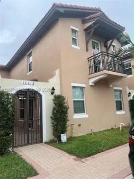 14613 SW 13th St, Pembroke Pines FL 33027 - Pembroke Pines, FL - Photo 1