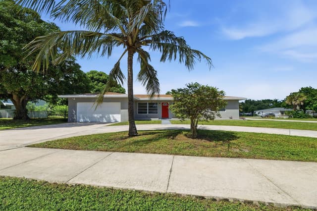 207 BAYBERRY Drive, Lake Park FL 33403 - Lake Park, FL - Photo 2