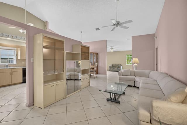 3914 Dafilee Circle, West Palm Beach FL 33417 - West Palm Beach, FL - Photo 4