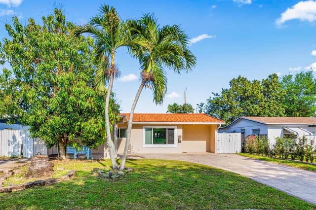 1121 N 66TH Terrace, Hollywood FL 33024 - Hollywood, FL - Photo 2