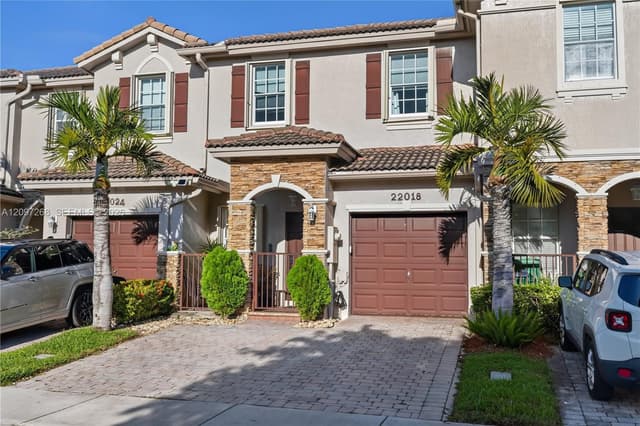 22018 SW 93rd Pl, Cutler Bay FL 33190 - Cutler Bay, FL - Photo 2