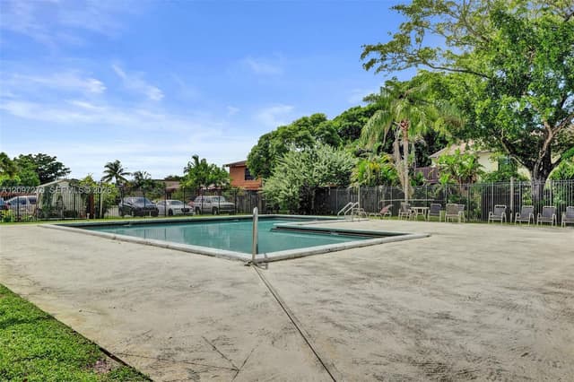 7415 NW 34th St, Lauderhill FL 33319 - Lauderhill, FL - Photo 6