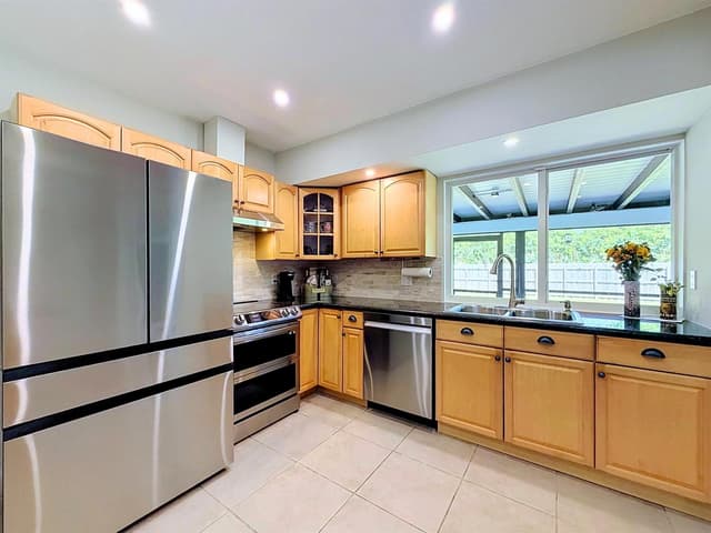 2621 NE 51ST Court, Lighthouse Point FL 33064 - Lighthouse Point, FL - Photo 4