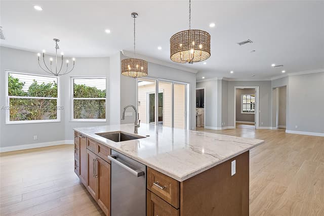 248 Honeysuckle Dr, Jupiter FL 33458 - Jupiter, FL - Photo 4