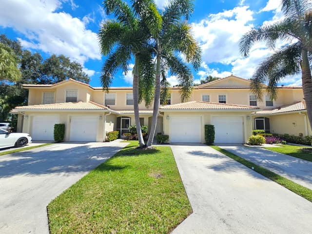 145 Fox Meadow Run, Jupiter FL 33458 - Jupiter, FL - Photo 2