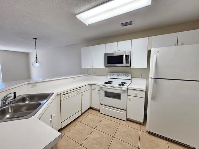 145 Fox Meadow Run, Jupiter FL 33458 - Jupiter, FL - Photo 4