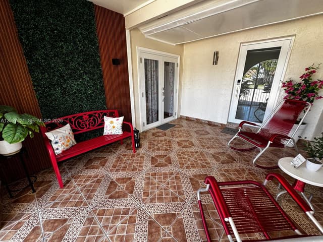 5836 NW 199th St, Hialeah FL 33015 - Hialeah, FL - Photo 5