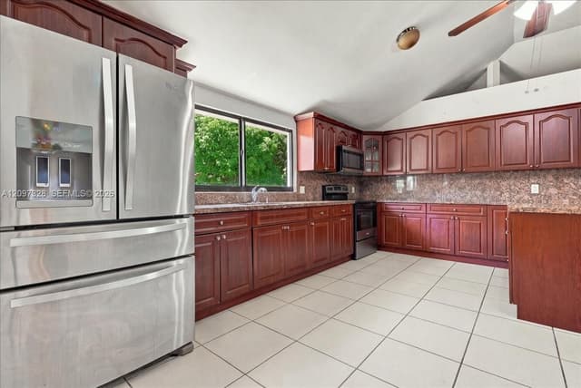 18490 SW 216th St, Miami FL 33170 - Miami, FL - Photo 2