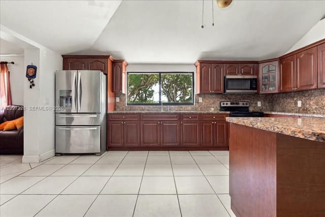 18490 SW 216th St, Miami FL 33170 - Miami, FL - Photo 4