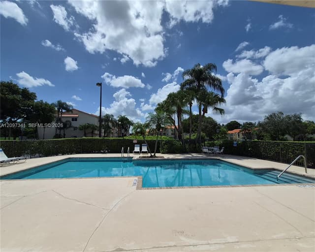 3370 N Pinewalk Dr N # 1216, Margate FL 33063 - Margate, FL - Photo 2