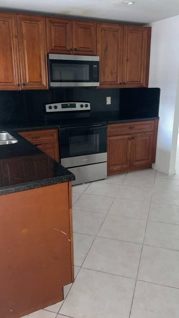 6711 NW 1ST Court, Margate FL 33063 - Margate, FL - Photo 2