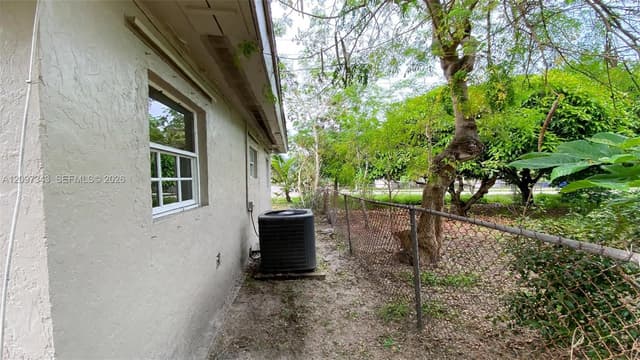 6308 Washington St, Hollywood FL 33023 - Hollywood, FL - Photo 6
