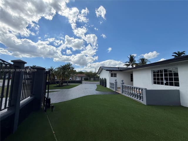 9481 SW 10th St, Miami FL 33174 - Miami, FL - Photo 7