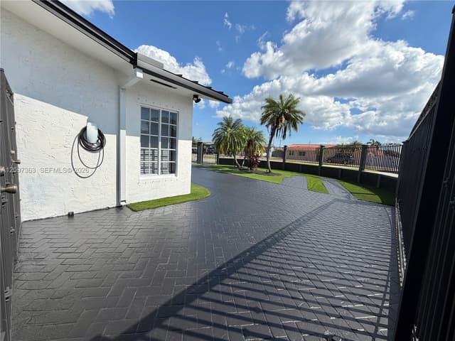 9481 SW 10th St, Miami FL 33174 - Miami, FL - Photo 5