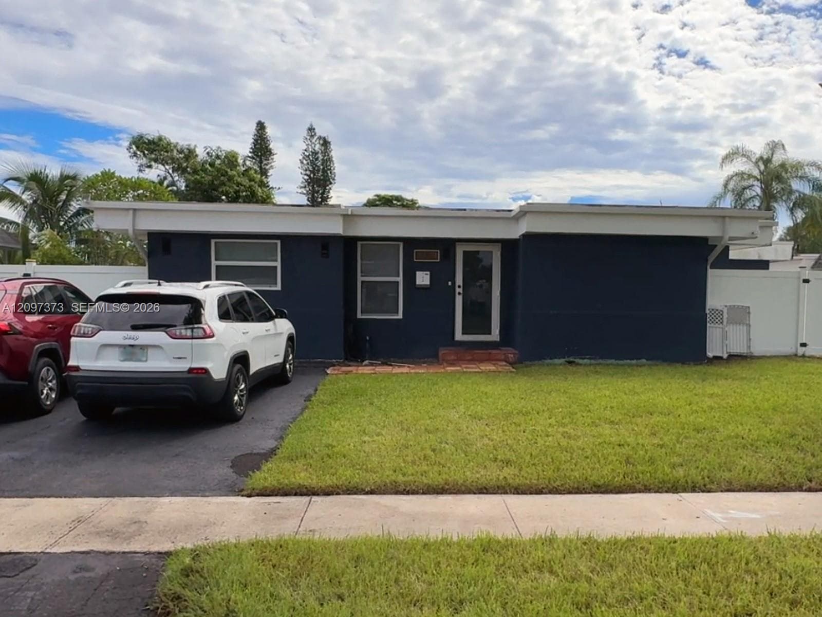 7904 NW 66th Ter, Tamarac FL 33321 - Tamarac, FL - Photo 1