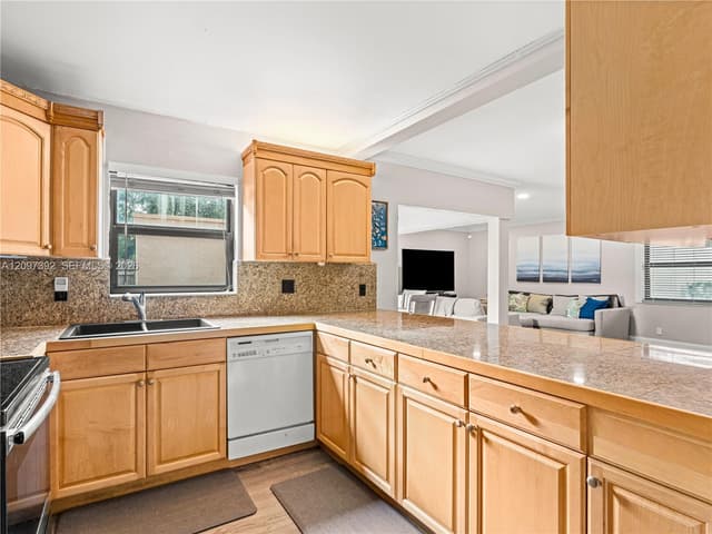 16 Chestnut Cir, Cooper City FL 33026 - Cooper City, FL - Photo 7