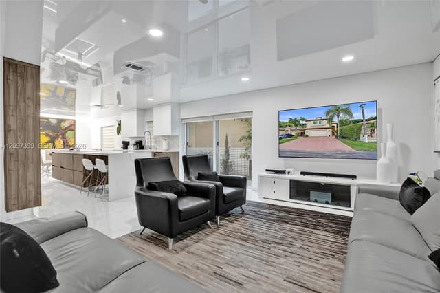11366 NW 52nd St, Doral FL 33178 - Doral, FL - Photo 6