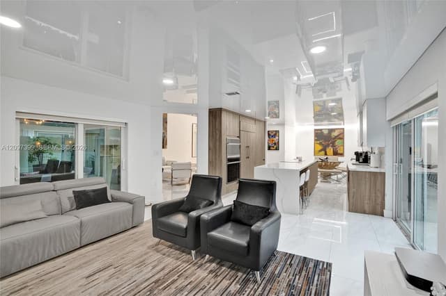 11366 NW 52nd St, Doral FL 33178 - Doral, FL - Photo 5