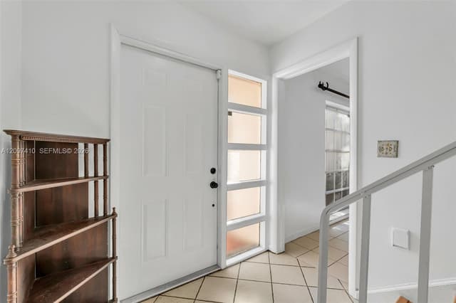 18958 Bobolink Dr, Hialeah FL 33015 - Hialeah, FL - Photo 6