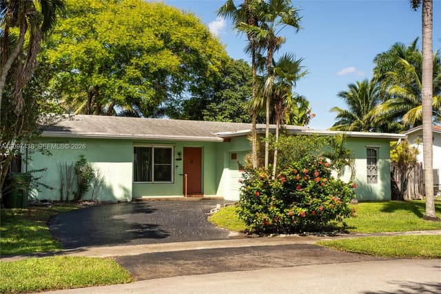 1010 NW 93rd Ter, Pembroke Pines FL 33024 - Pembroke Pines, FL - Photo 3
