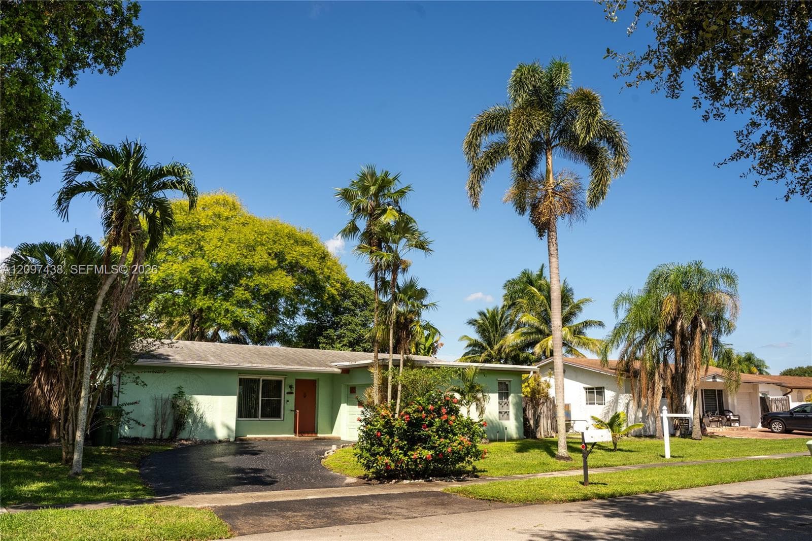 1010 NW 93rd Ter, Pembroke Pines FL 33024