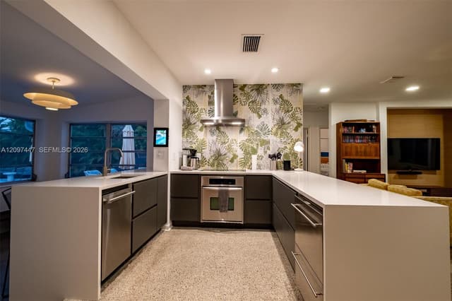 401 NW 28th Ct, Wilton Manors FL 33311 - Wilton Manors, FL - Photo 2