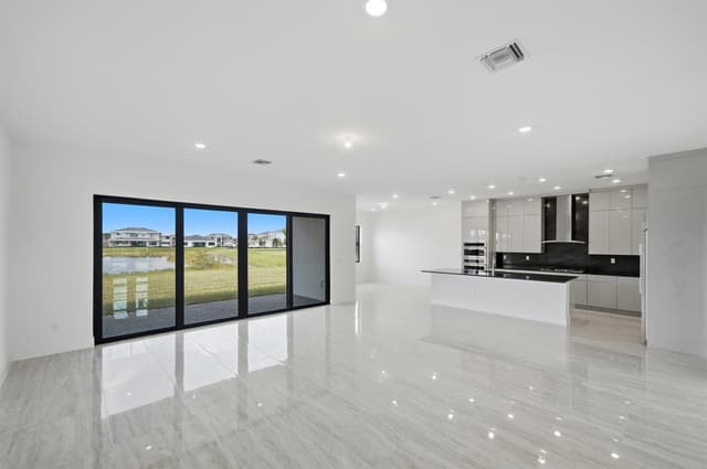 7605 Bridle Trail Way, Lake Worth FL 33449 - Lake Worth, FL - Photo 6