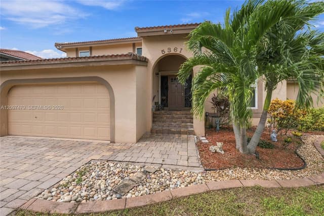 5361 Lancelot Ln, Davie FL 33331 - Davie, FL - Photo 4
