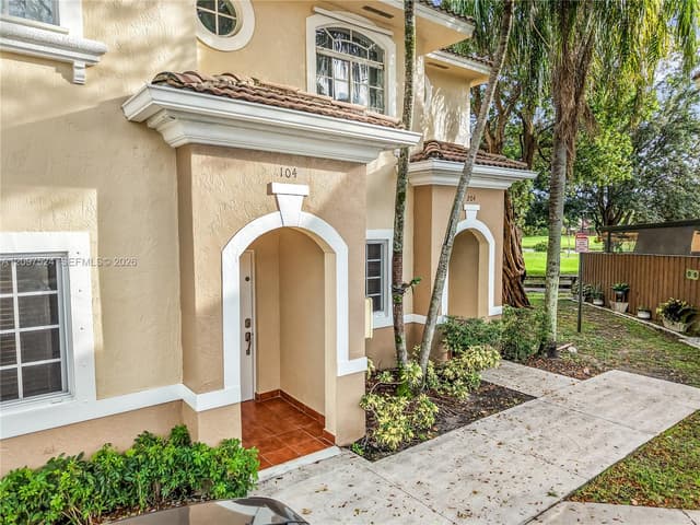 7230 NW 174 Ter # 104, Hialeah FL 33015 - Hialeah, FL - Photo 2
