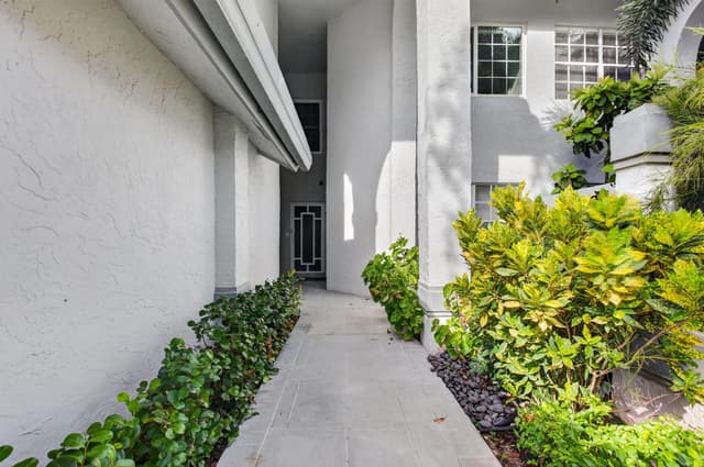11611 BRIARWOOD Circle # 3, Boynton Beach FL 33437 - Boynton Beach, FL - Photo 4