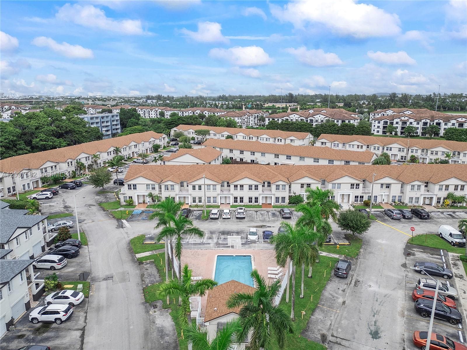 9187 Fontainebleau Blvd # 407, Miami FL 33172 - Miami, FL - Photo 1