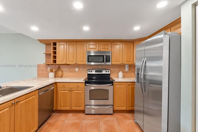 9187 Fontainebleau Blvd # 407, Miami FL 33172 - Miami, FL - Photo 5