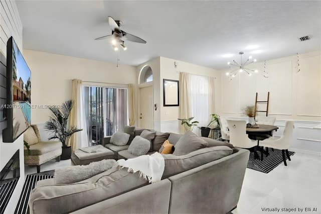1210 Santa Catalina Ln, North Lauderdale FL 33068 - North Lauderdale, FL - Photo 7