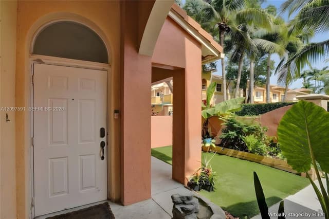 1210 Santa Catalina Ln, North Lauderdale FL 33068 - North Lauderdale, FL - Photo 5