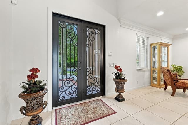 1020 Lavender Circle, Weston FL 33327 - Weston, FL - Photo 6