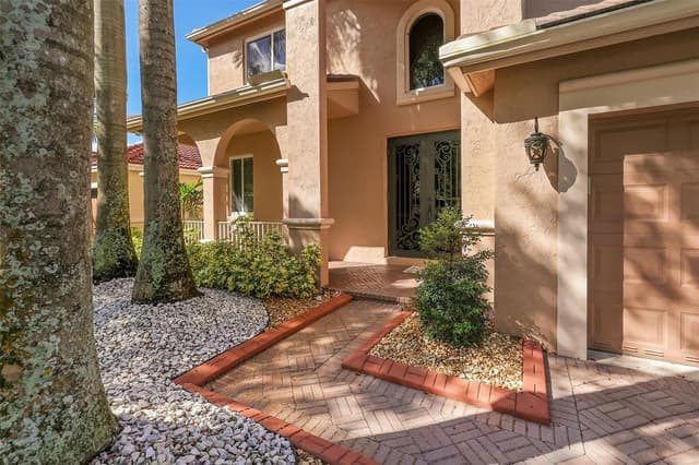 1020 Lavender Circle, Weston FL 33327 - Weston, FL - Photo 3