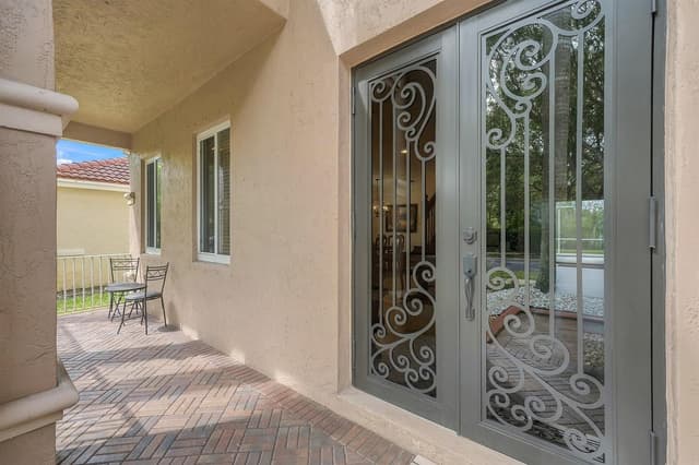 1020 Lavender Circle, Weston FL 33327 - Weston, FL - Photo 5