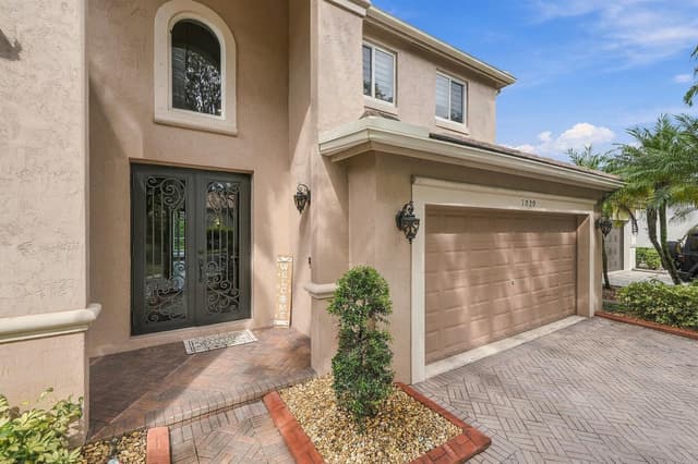 1020 Lavender Circle, Weston FL 33327 - Weston, FL - Photo 4
