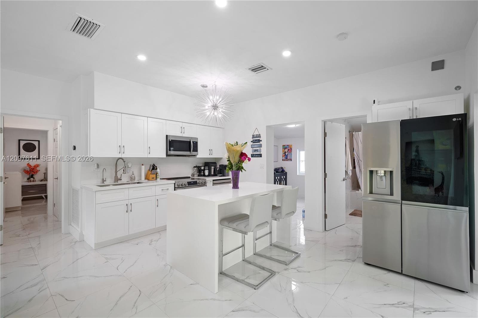 925 NE 4th St, Hallandale Beach FL 33009 - Hallandale Beach, FL - Photo 1