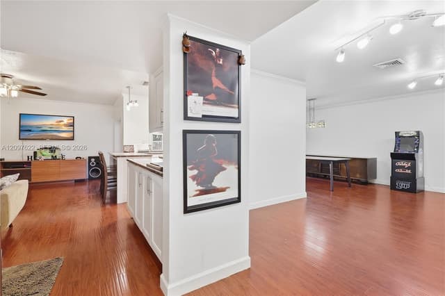 16500 E Stonehaven Rd, Miami Lakes FL 33014 - Miami Lakes, FL - Photo 3