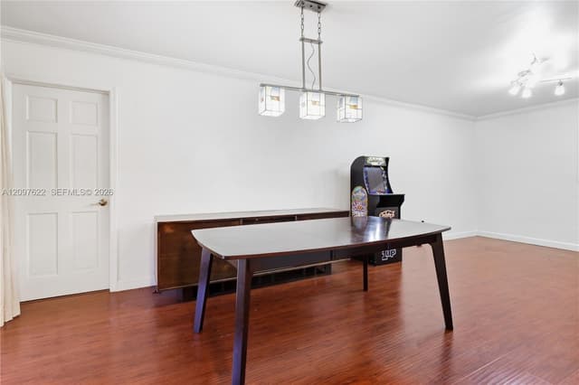 16500 E Stonehaven Rd, Miami Lakes FL 33014 - Miami Lakes, FL - Photo 5