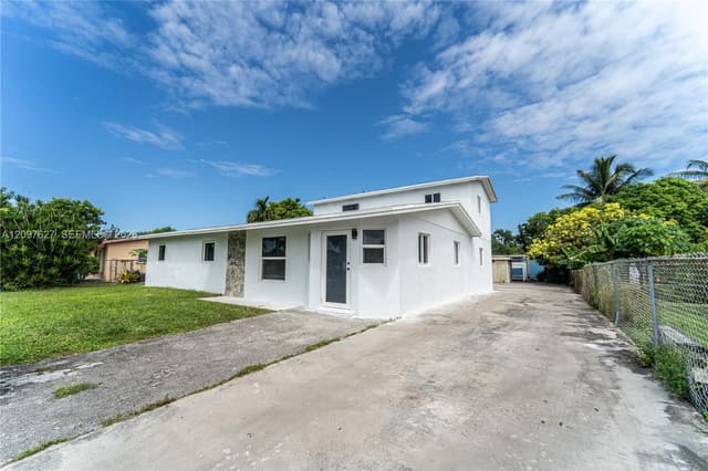 760 NW 6th St, Florida City FL 33034 - Florida City, FL - Photo 2
