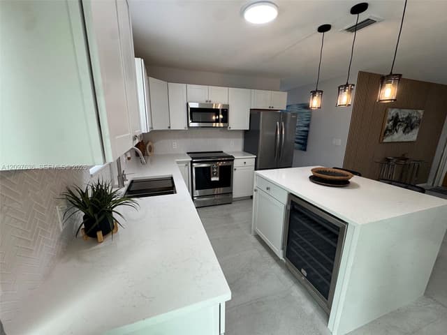 982 NW 3rd St, Florida City FL 33034 - Florida City, FL - Photo 5