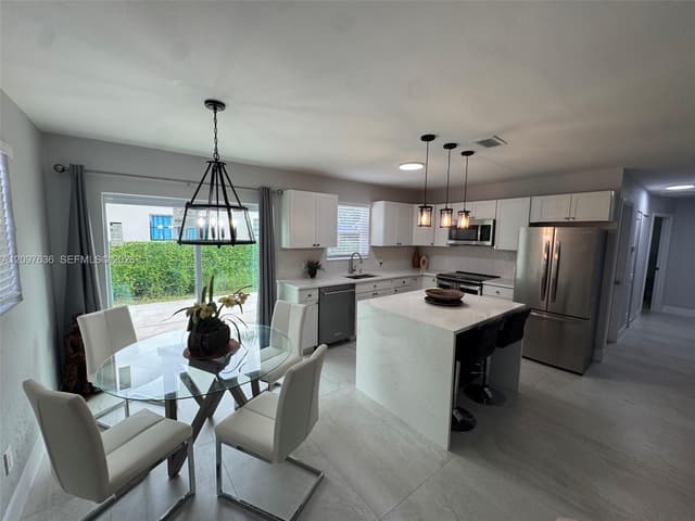982 NW 3rd St, Florida City FL 33034 - Florida City, FL - Photo 4