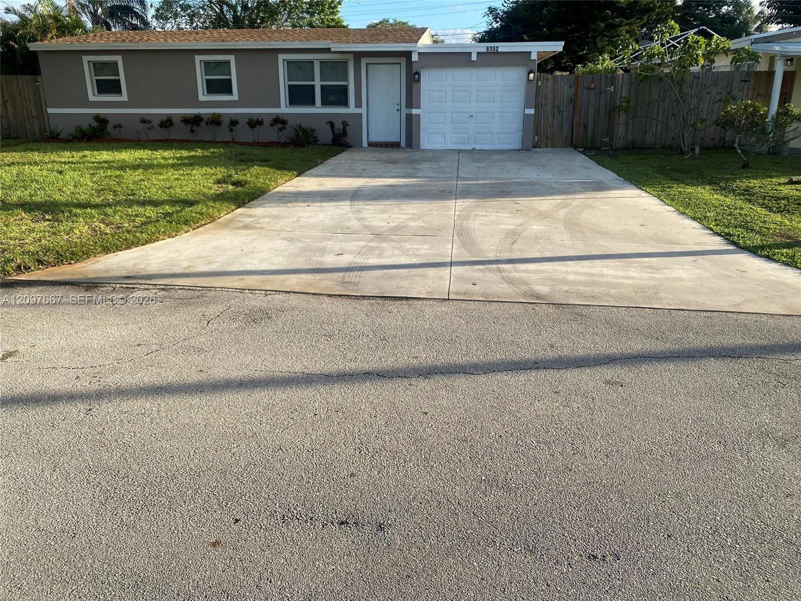 6152 SW 2nd St, Margate FL 33068 - Margate, FL - Photo 1