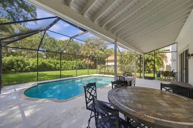 1985 Landing Way, Weston FL 33326 - Weston, FL - Photo 2