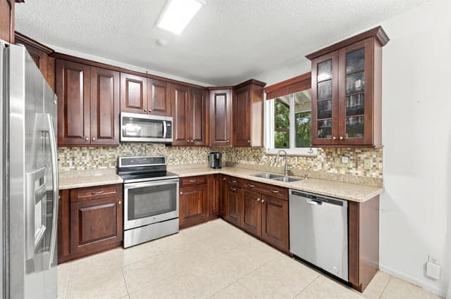 1985 Landing Way, Weston FL 33326 - Weston, FL - Photo 7